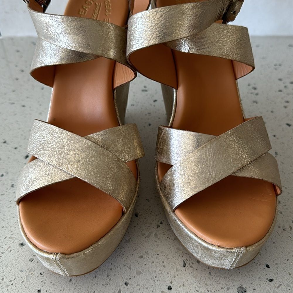 'Kork-Ease Grailey' Leather Gold Metallic Crisscross Strap Wedge Sandals Size 10 - Picture 3 of 16